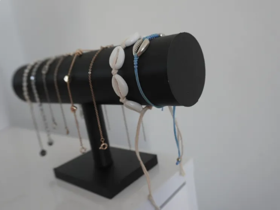 Soporte Exhibidor de Pulseras y Relojes "Estilo T"